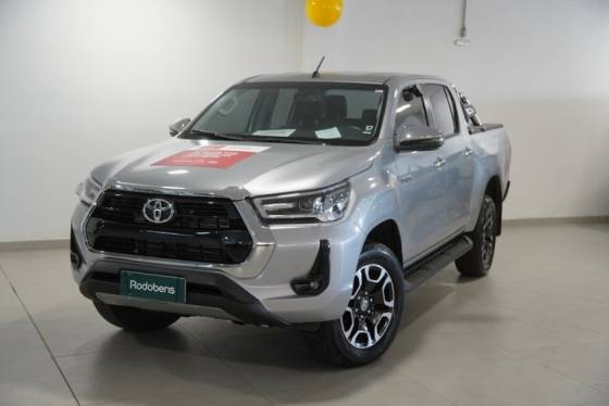 TOYOTA HILUX 2.8 D-4D TURBO DIESEL CD SRV 4X4 AUTOMÁTICO TOYOTA HILUX 2.8 D-4D TURBO DIESEL CD SRV 4X4 AUTOMÁTICO